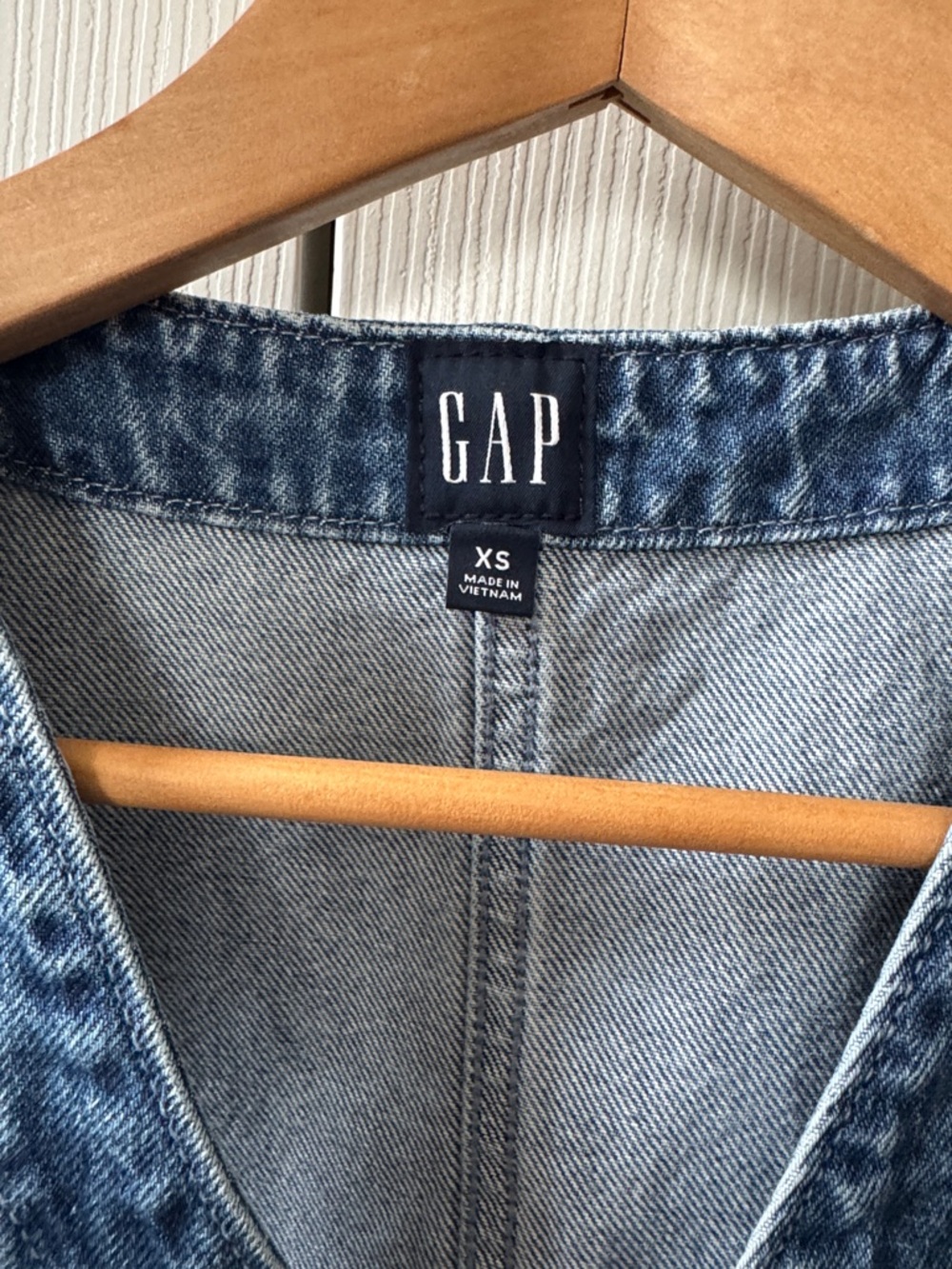 GAP Blue Denim Button-Front Vest - Picture 2 of 3